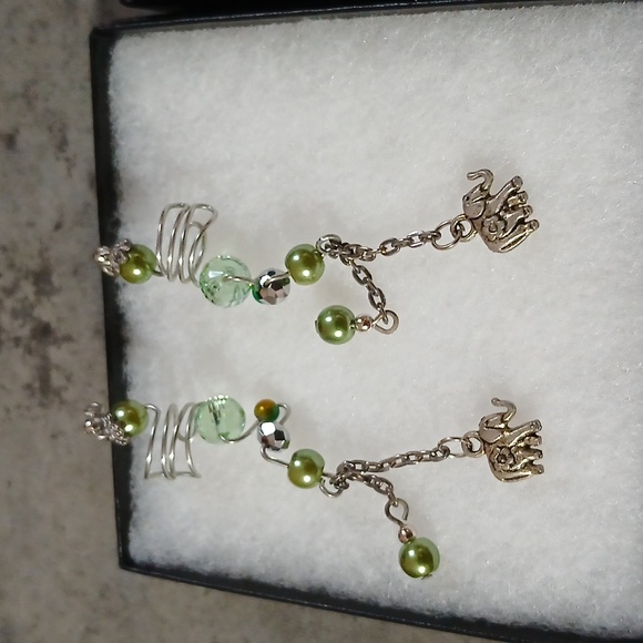 2 Sets Hand-Crafted Vintage Ear Cuffs With Green Accents - Picture 2 of 5
